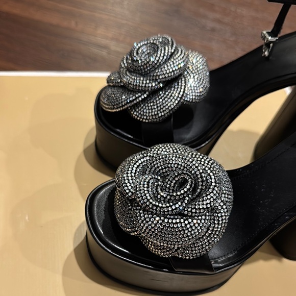 MICHAEL Michael Kors Elodie Platform Sandal Leather/hot fix Stones. - Picture 13 of 14